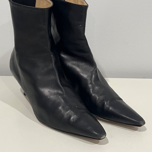 MANOLO BLAHNIK Black Leather Pointed Toe Kitten Heel Ankle Bootie EU38.5 US 8.5 - Picture 4 of 10